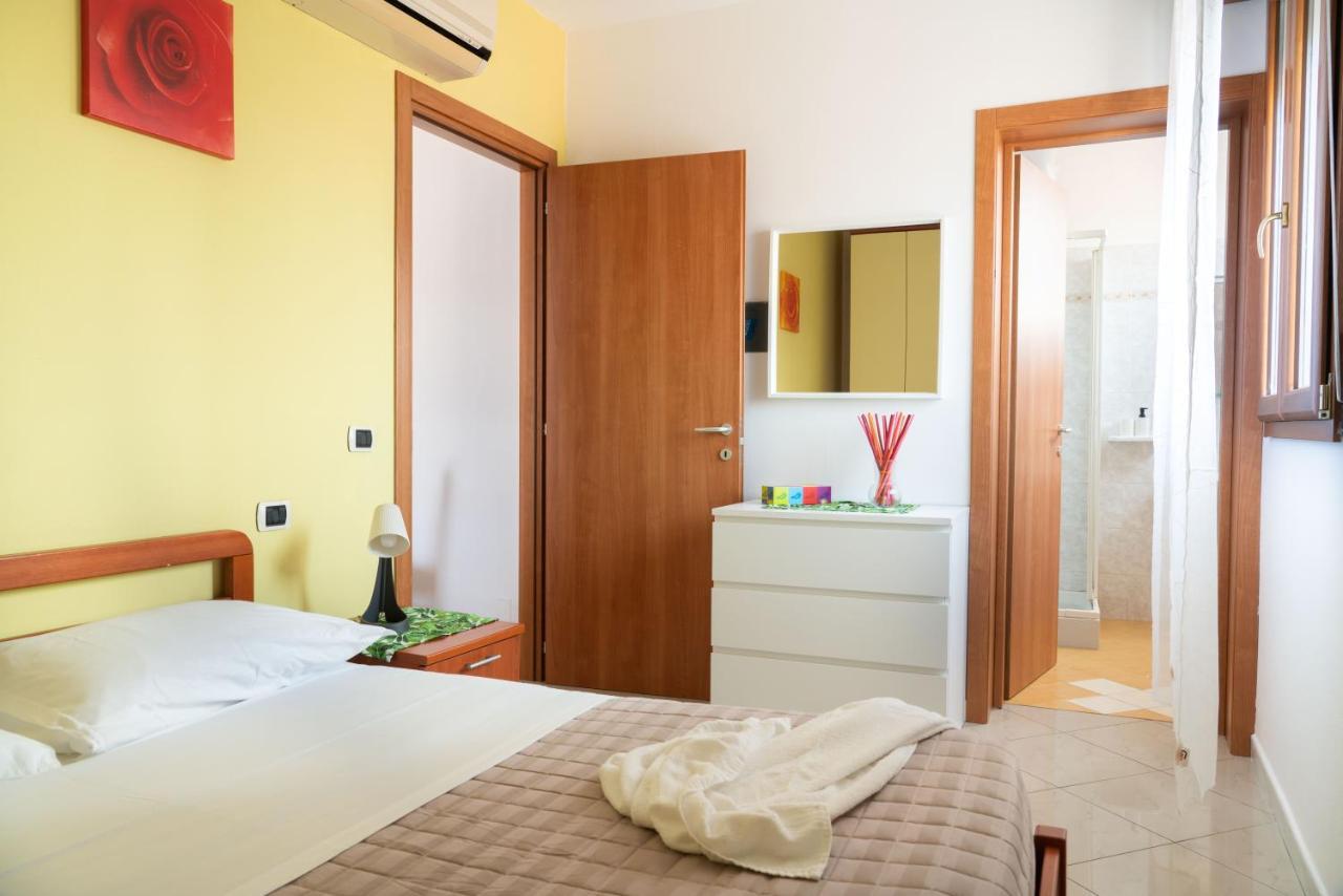 Residence Yellow Rimini Bagian luar foto