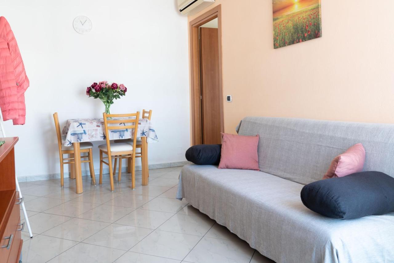 Residence Yellow Rimini Bagian luar foto