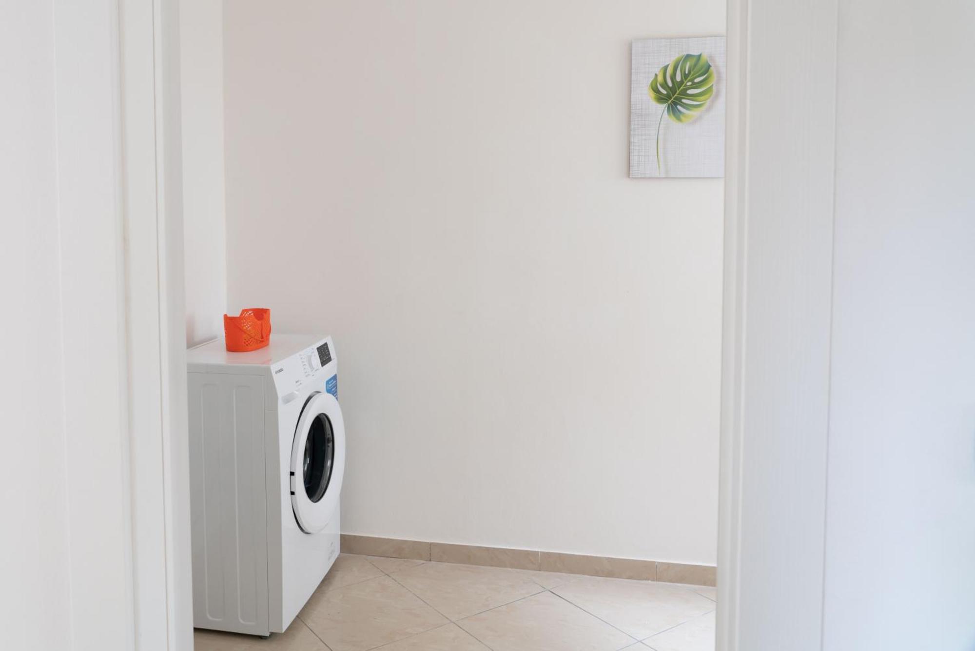 Residence Yellow Rimini Bagian luar foto